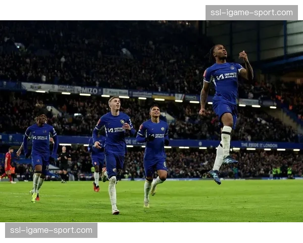 通讯:一支英冠球队的足总杯之旅,如何点燃了整座小城