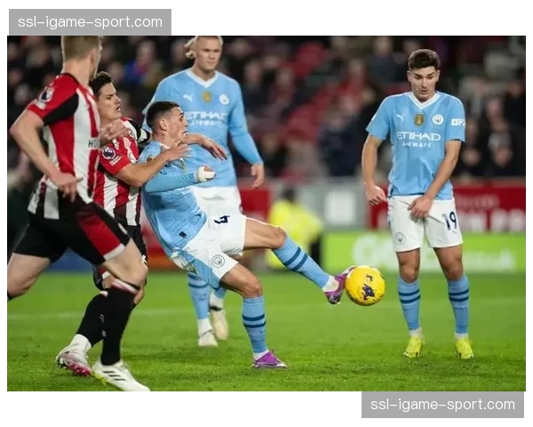 通讯:客场逼平曼城后,布伦特福德全队在大巴车上的庆祝时刻 通讯:客场逼平曼城后,布伦特福德全队在大巴车上的庆祝时刻